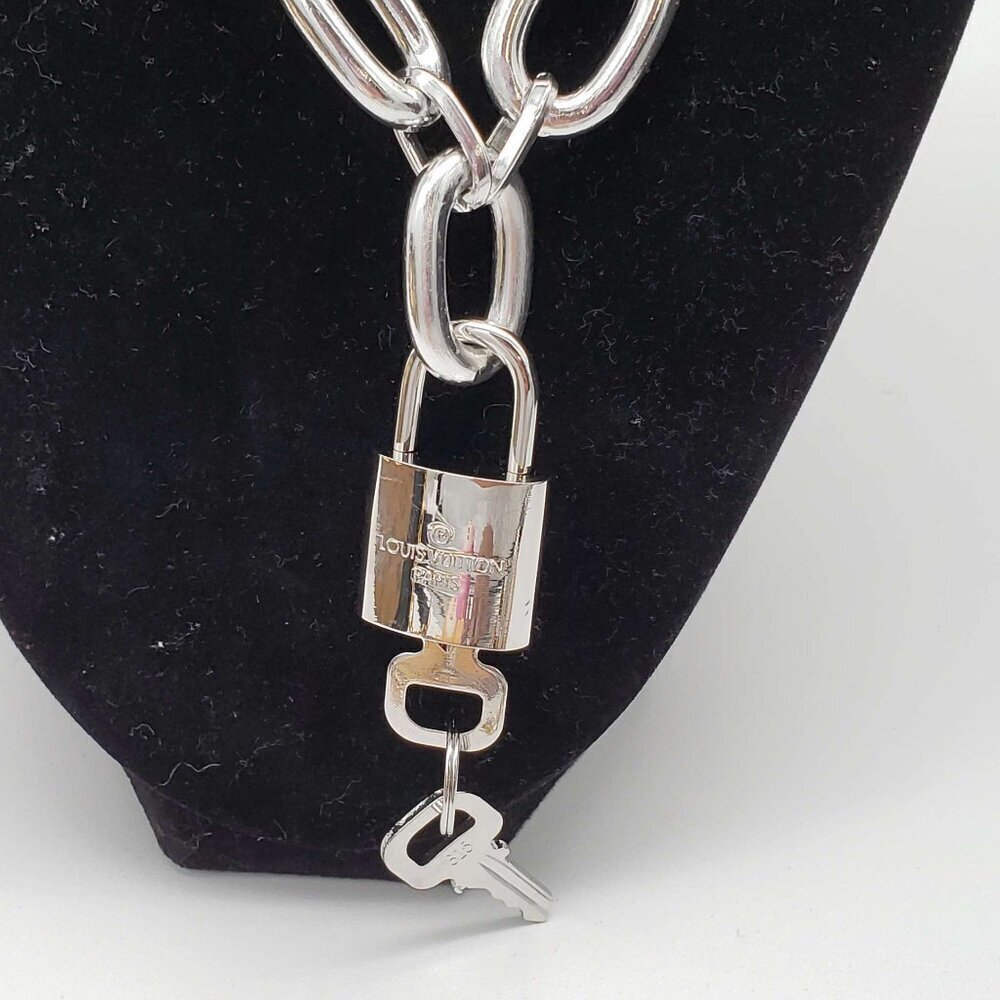 Authentic Louis Vuitton Silver New Padlock&Key w/Unbranded Silver PlatedNecklace - Picture 5 of 6